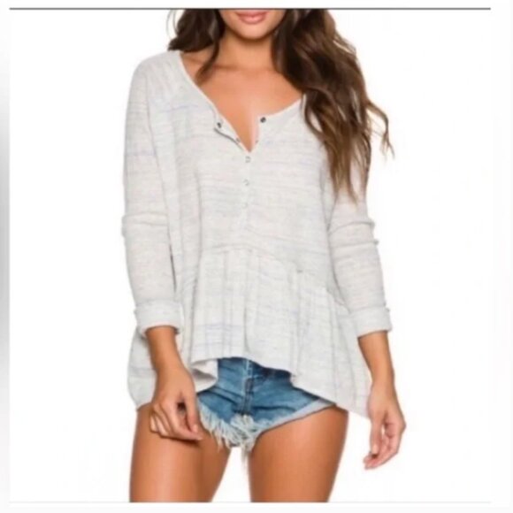 Free People We the Free Coastline Thermal Henley Peplum Tunic Top in a Gray/Blue - Picture 3 of 8